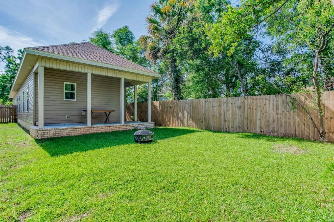 Beach Flow Bungalow-Mins To Downtown-Dining-Base Pensacola Exterior photo